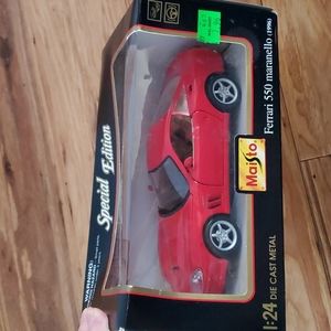 VTG Maisto Ferrari 550 maranello 1996 Die Cast Metal 1:24 IN ORIGINAL BOX